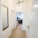 Apartment Duesseldorf City 4*