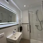 Apartment Duesseldorf City 4*